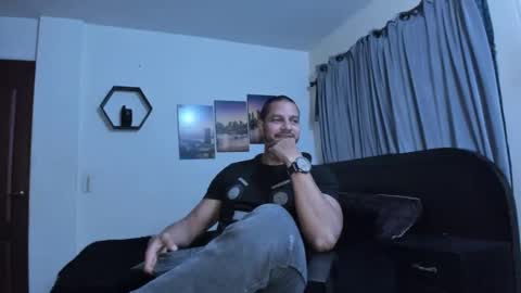 Magnus Dark independent model online show from November 2025 04:33:02 AM