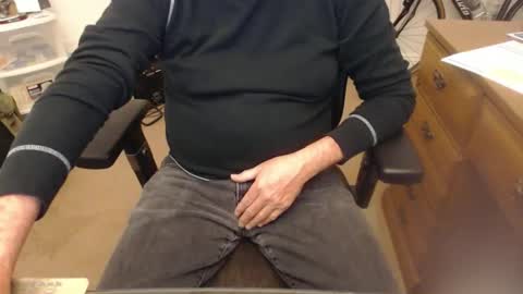 wolfie0717 online show from November 2025 01:04:02 AM