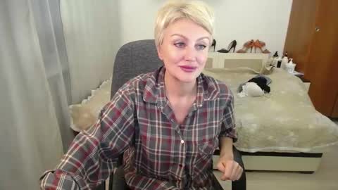 Snapshot of women_pleasures chatting on February 2025 08:31:01 PM women_pleasures online show from February 2025 08:31:01 PM