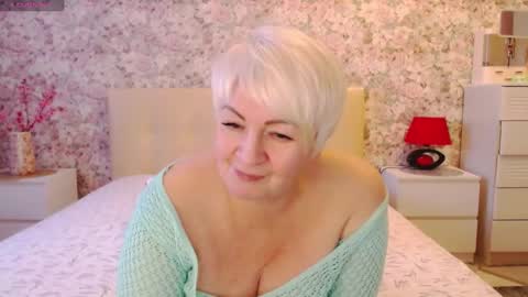 Snapshot of women_pleasures chatting on February 2025 02:54:02 PM women_pleasures online show from February 2025 02:54:02 PM