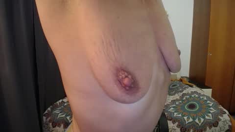 Snapshot of women_pleasures chatting on September 2025 09:27:01 PM women_pleasures online show from September 2025 09:27:01 PM