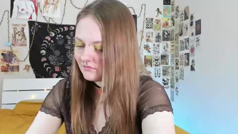 wonderconnie online show from October 2025 01:07:02 PM