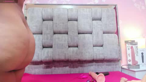 wonderkloe_ online show from November 2025 08:30:02 PM