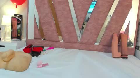 wonderkloe_ online show from February 2026 01:25:02 AM