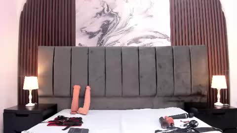 wonderkloe_ online show from June 2026 07:42:01 PM