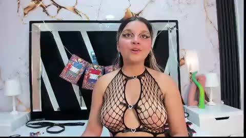 wonderkloe_ online show from July 2026 08:47:01 PM