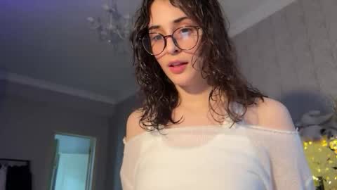 Stia online show from November 2025 12:51:01 PM