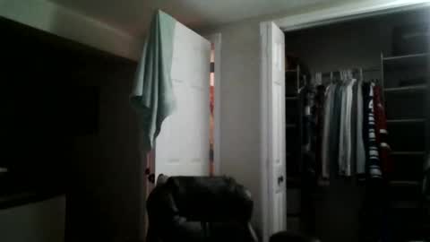 woodeee77 online show from April 2026 12:08:02 AM