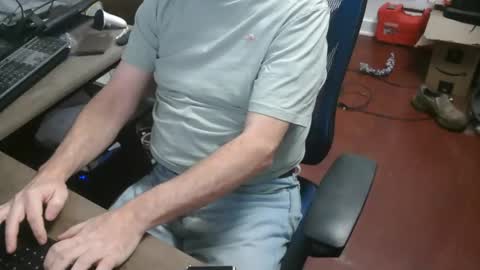 Snapshot of woodworker6473 chatting on February 2026 12:30:02 AM woodworker6473 online show from February 2026 12:30:02 AM