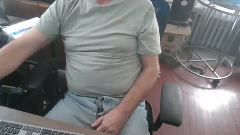 Snapshot of woodworker6473 chatting on April 2026 01:50:01 PM woodworker6473 online show from April 2026 01:50:01 PM