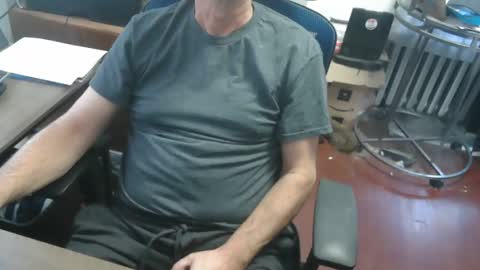 Snapshot of woodworker6473 chatting on April 2026 10:07:02 PM woodworker6473 online show from April 2026 10:07:02 PM