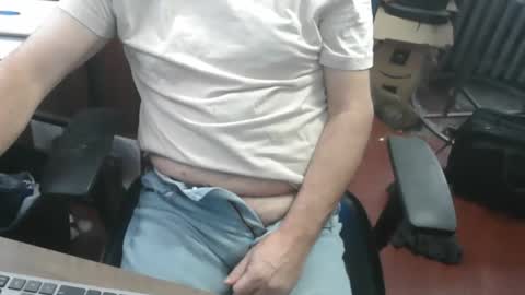 Snapshot of woodworker6473 chatting on April 2026 01:06:01 PM woodworker6473 online show from April 2026 01:06:01 PM