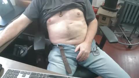 Snapshot of woodworker6473 chatting on May 2026 01:53:01 PM woodworker6473 online show from May 2026 01:53:01 PM