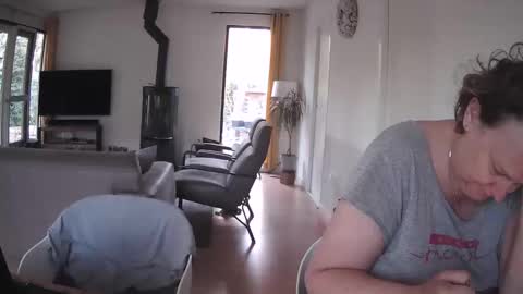 woodwurm and Snoeske online show from April 2026 06:03:02 AM