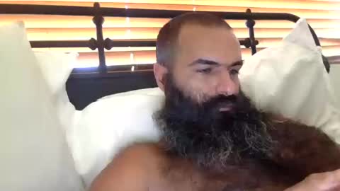 woof_wolf37 online show from October 2025 03:57:02 PM