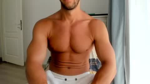 Snapshot of woolfiie chatting on June 2026 08:28:01 AM Wolfie online show from June 2026 08:28:01 AM