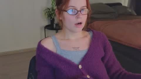 Rebecy online show from November 2025 01:54:02 PM