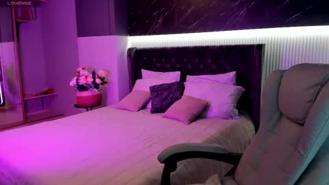 Maya online show from November 2025 12:43:01 AM