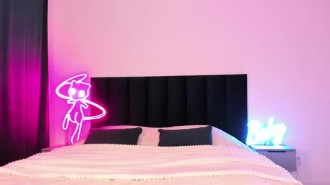 Emi online show from December 2024 02:12:02 AM