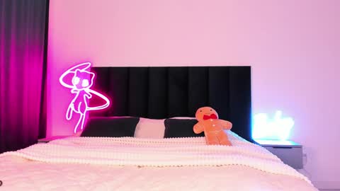 Emi online show from December 2024 02:10:02 AM