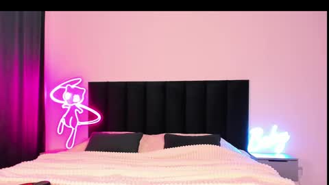 Emi online show from March 2025 08:05:02 AM