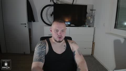 Snapshot of x19marco93x chatting on December 2024 08:32:01 PM x19marco93x online show from December 2024 08:32:01 PM