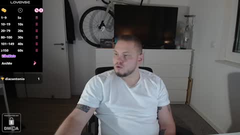 Snapshot of x19marco93x chatting on December 2024 04:46:02 PM x19marco93x online show from December 2024 04:46:02 PM