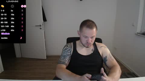 Snapshot of x19marco93x chatting on September 2025 06:13:01 PM x19marco93x online show from September 2025 06:13:01 PM