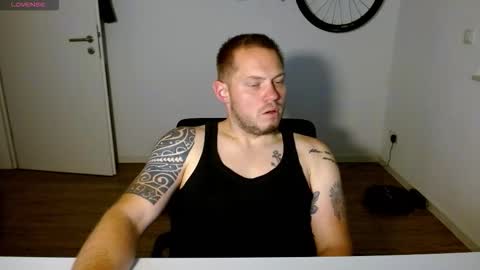 Snapshot of x19marco93x chatting on October 2025 07:11:02 PM x19marco93x online show from October 2025 07:11:02 PM