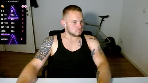 Snapshot of x19marco93x chatting on November 2025 08:11:02 PM x19marco93x online show from November 2025 08:11:02 PM