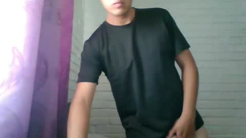 Snapshot of x_andrescam chatting on February 2025 07:04:02 PM x_andrescam online show from February 2025 07:04:02 PM