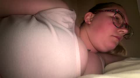 Snapshot of x_dreamgirl_x chatting on May 2026 03:34:01 AM Mariah online show from May 2026 03:34:01 AM