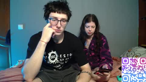 Philipp and Este online show from November 2025 02:06:01 PM