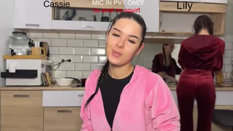 wiwi clap clap cat baby girl online show from January 2026 06:46:02 PM