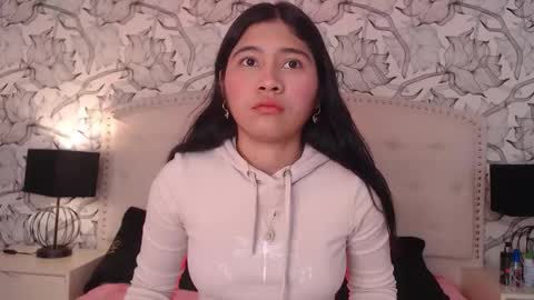 Snapshot of xaander_ chatting on November 2025 03:30:02 AM aurora  online show from November 2025 03:30:02 AM