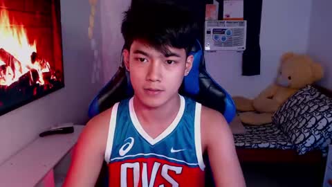 Snapshot of xaldrian_destroyer chatting on December 2024 05:48:01 AM Prince Aldrian online show from December 2024 05:48:01 AM