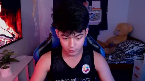 Snapshot of xaldrian_destroyer chatting on February 2025 05:49:02 AM Prince Aldrian online show from February 2025 05:49:02 AM