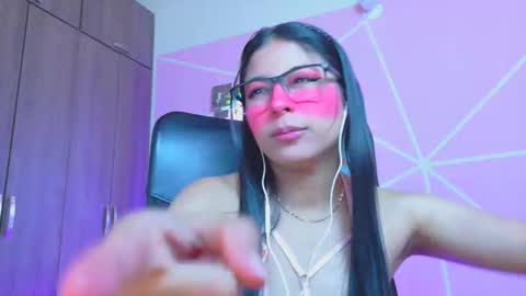 Snapshot of xallysonx_ chatting on April 2026 01:41:02 PM XALLYSONX online show from April 2026 01:41:02 PM