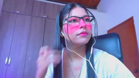 XALLYSONX online show from June 2026 12:00:02 PM