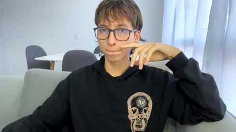 Xam online show from February 2025 10:42:02 PM