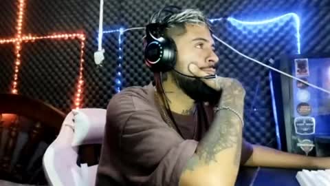 xandres2016 online show from April 2026 03:23:02 AM