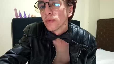 xavier_twink online show from February 2026 04:31:01 AM