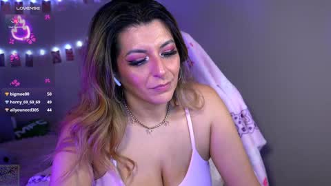 Snapshot of xclusivesecrets chatting on January 2025 03:00:02 PM spoil me here online show from January 2025 03:00:02 PM