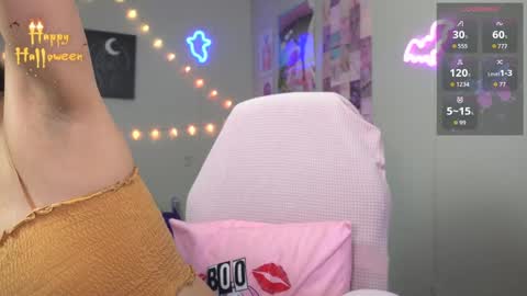 Snapshot of xclusivesecrets chatting on October 2025 05:43:02 PM spoil me here online show from October 2025 05:43:02 PM