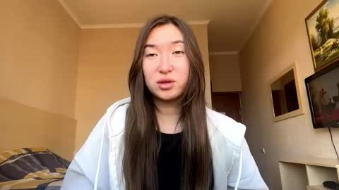 Mia online show from March 2026 07:58:02 AM