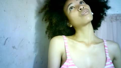 Snapshot of xenna610827 chatting on February 2025 09:04:02 PM xenna610827 online show from February 2025 09:04:02 PM