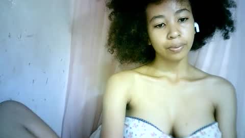 Snapshot of xenna610827 chatting on February 2025 04:55:01 PM xenna610827 online show from February 2025 04:55:01 PM