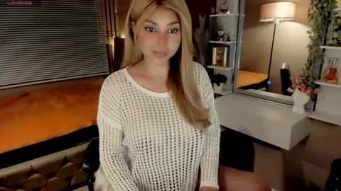 Snapshot of xhey_honeyx chatting on July 2026 03:42:01 AM hey honey online show from July 2026 03:42:01 AM