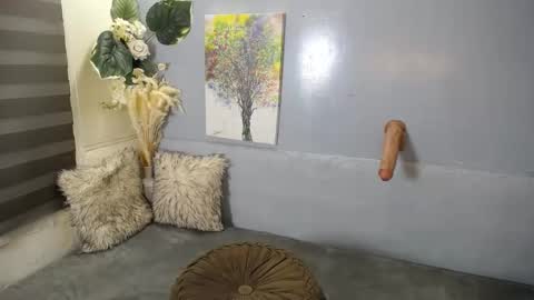 GWEN THOMPSON .......   online show from March 2025 04:35:02 PM