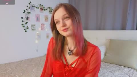 Luna and Lina online show from December 2025 04:06:01 AM